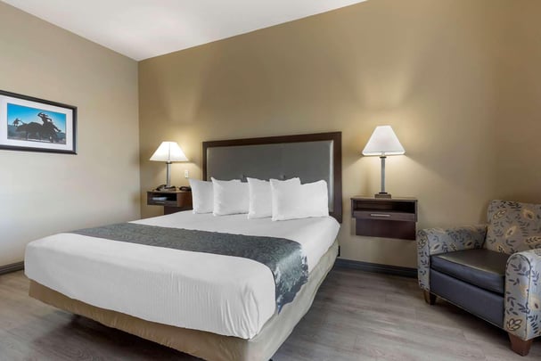 ADA King Kitchenette Suite