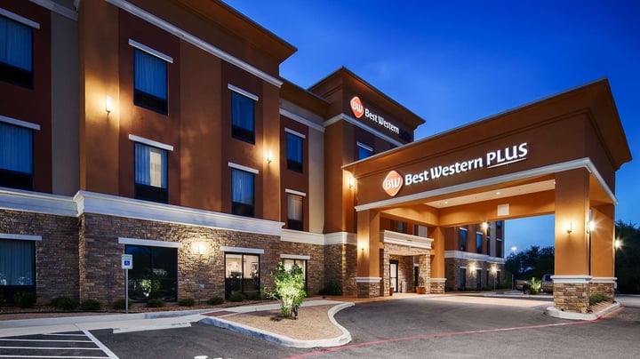 Exterior View of the Best Western Plus Elmendorf Hotel / San Antonio Hotel