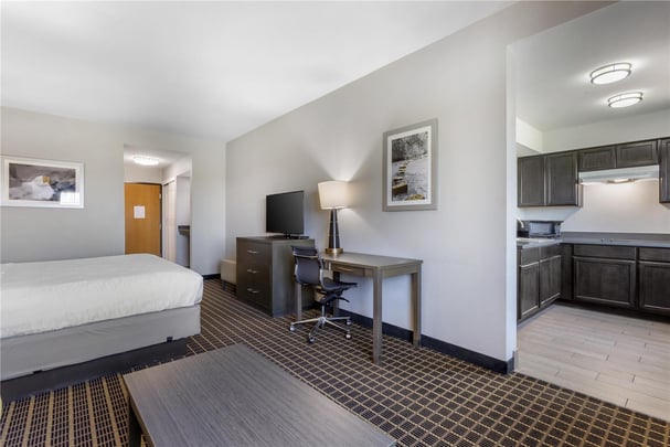 King Suite w/ Kitchenette