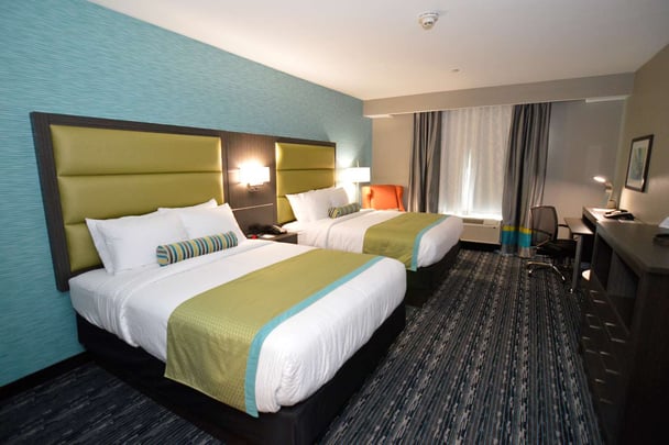 Double Queen with Mini-Kitchen