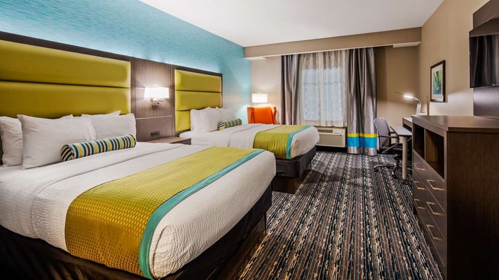 Double Queen with Mini-Kitchen