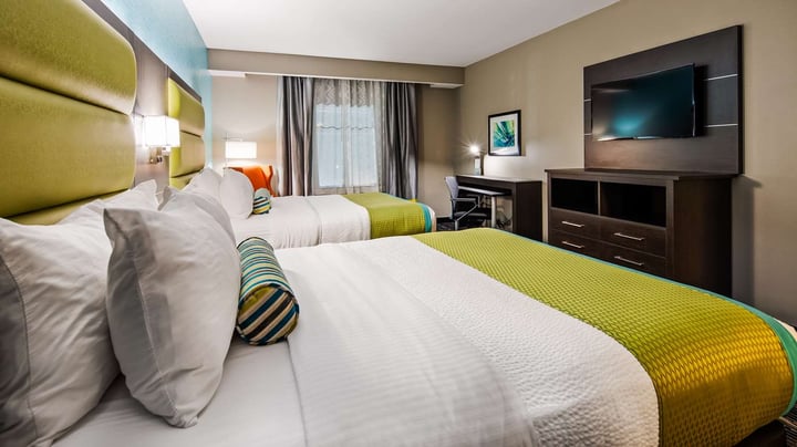 Double Queen with Mini-Kitchen