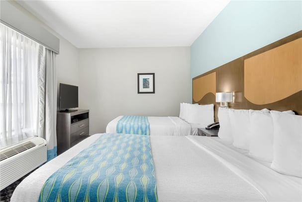 Double Queen Suite w/ Kitchenette