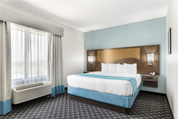 King Suite w/ Kitchenette