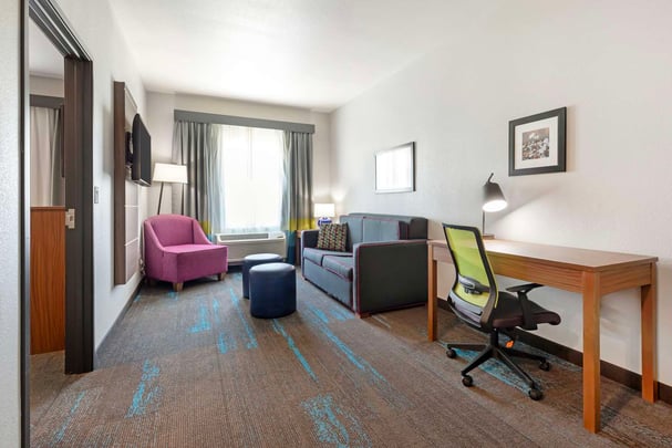 King Suite - Conference