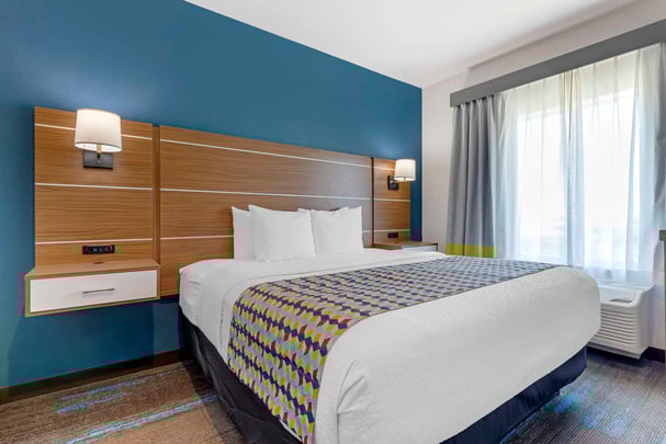 King Suite - Conference