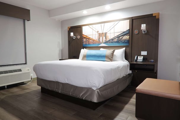 1 Bedroom King Suite - Room 327