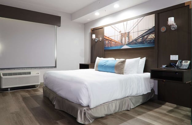 ADA King Suite - Room 325