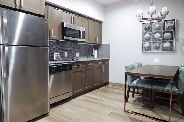 1 Bedroom King Suite - Room 327