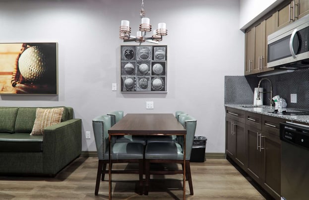 1 Bedroom Two Queen Suite - Room 321