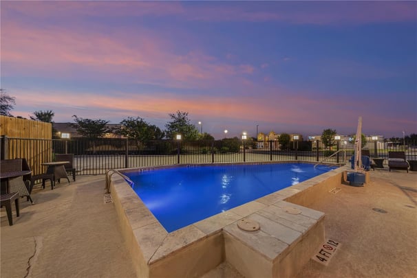 BW La Vernia TX Twilight