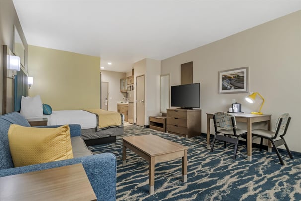 King w/ Sofa & Arm Chair