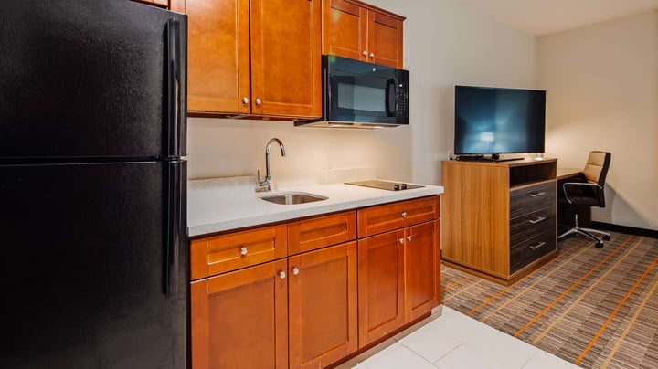 King Guest Room with Kitchenette