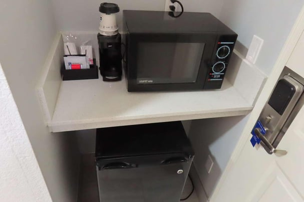 Double Queen Guestroom