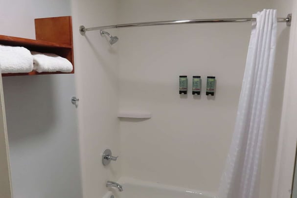 Double Queen Guestroom