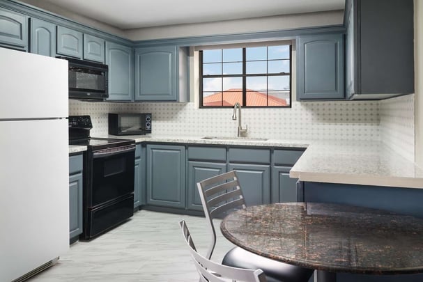 Deluxe Double Queen with Kitchenette