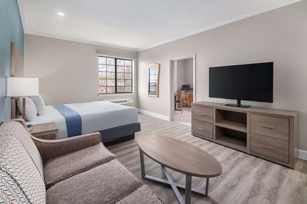 Deluxe King with Kitchenette