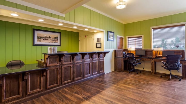 Lobby and Front Desk Reception