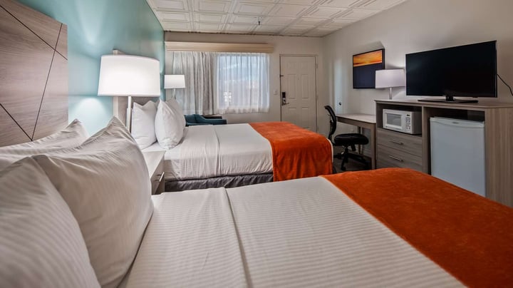 Double Queen Guest Room