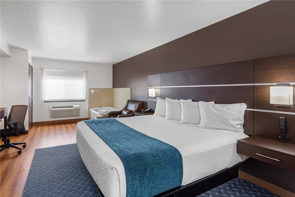 King with Jetted Tub