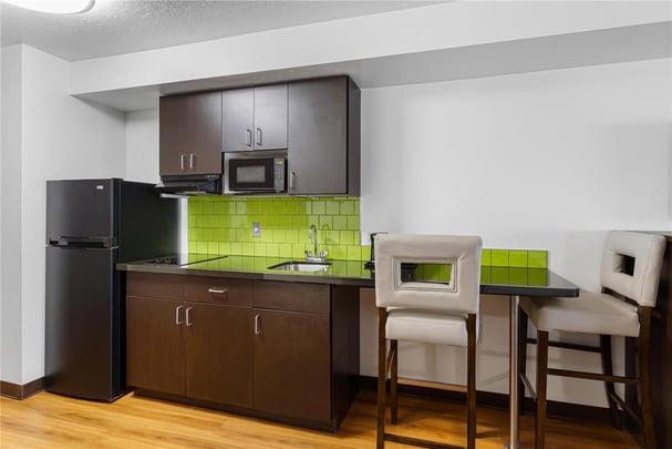 King with Jetted Tub