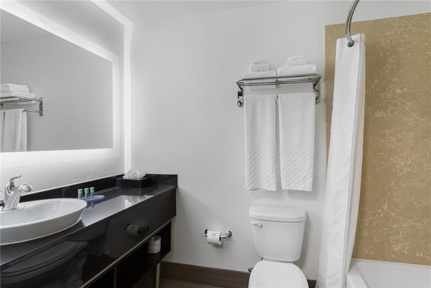 King with Jetted Tub