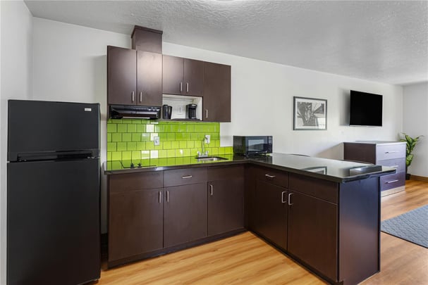 2 King Beds Family Suite