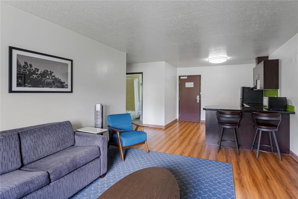 2 King Beds Family Suite