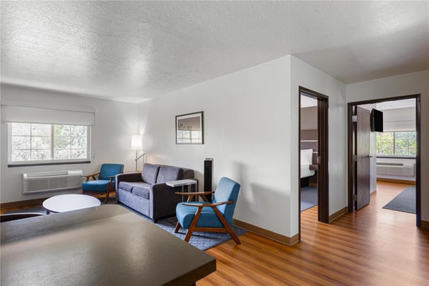 2 King Beds Family Suite