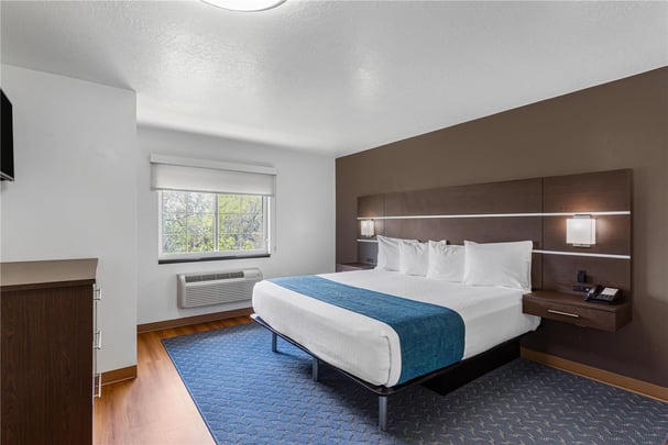 2 King Beds Family Suite