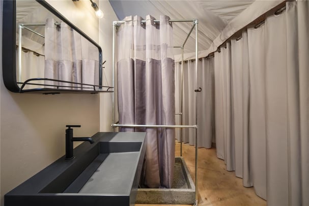 Queen Mesa Tent Bathroom