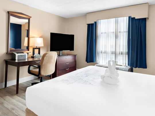 Best Western Rewards Suite (Two Room Suite)