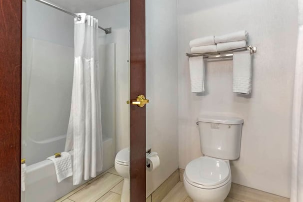 Kitchenet suite Bathroom