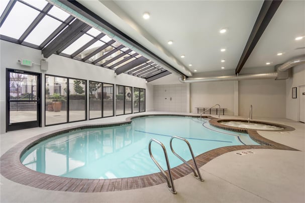 Indoor Pool / Hot Tub