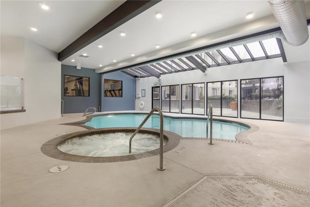 Indoor Pool / Hot Tub