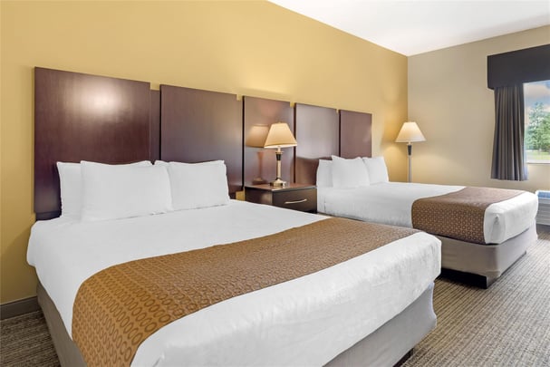 2 Queen Beds w/ Golf View