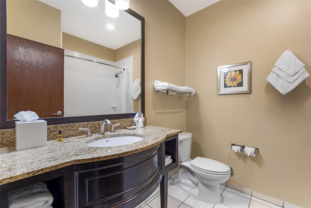 2 Queen Beds w/ Golf View