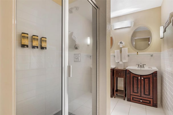 Suite - 1 King Bed w/ Balcony and Golf View