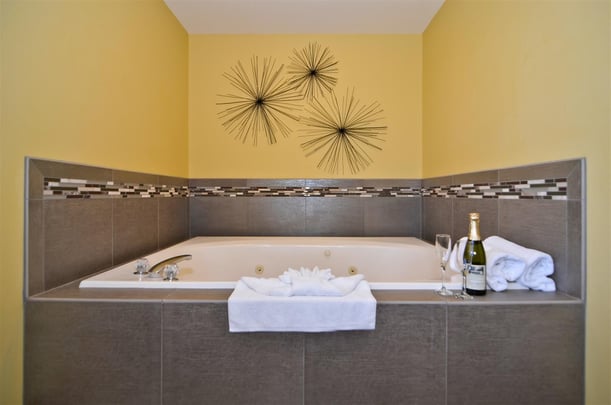 Guest Room Whirlpool Tub