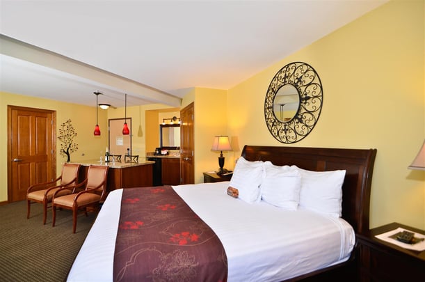 King Suite with Whirlpool