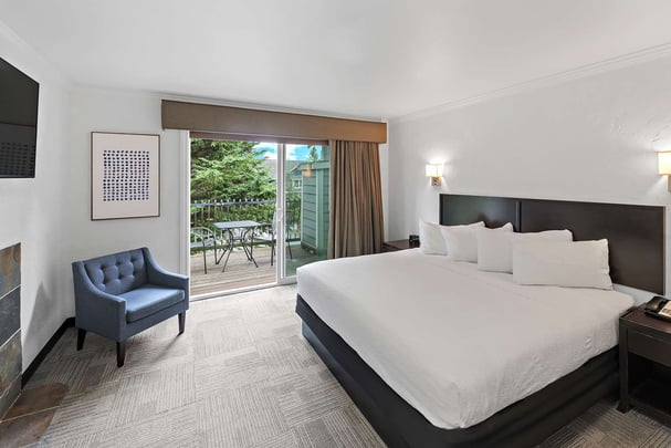 King Bed with Balcony