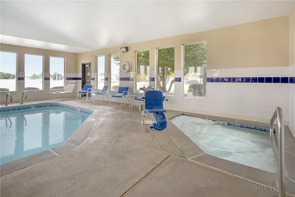 Indoor Pool / Hot Tub