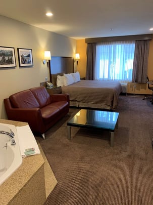 Deluxe Whirlpool Suite