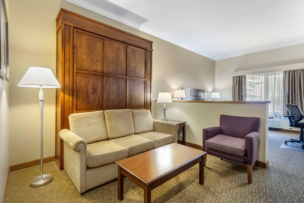 qm and km living room