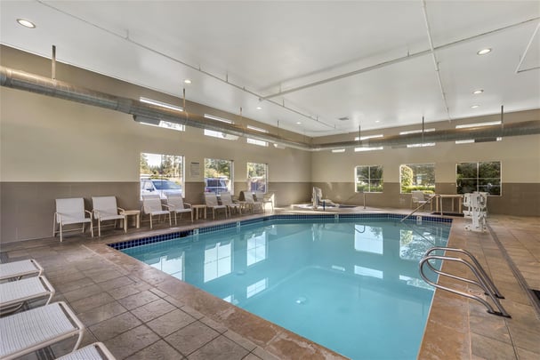 Indoor Pool / Hot Tub