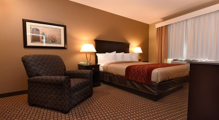 Triple Queen Suite - Bedroom