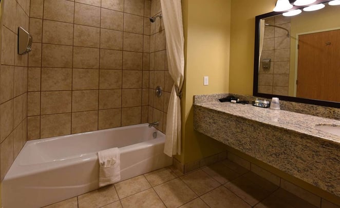 Double Queen Suite - Bathroom