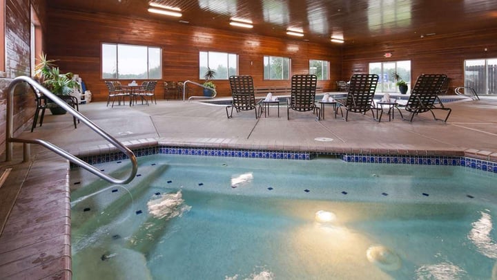 Indoor Pool / Hot Tub