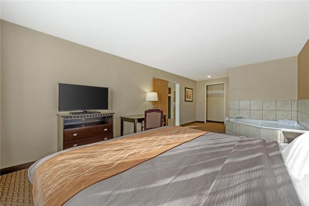 King Spa Suite with Kitchen