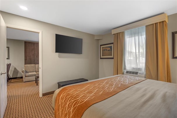 King Suite with Murphy Bed